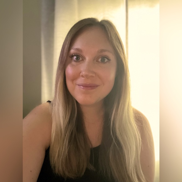 Meet your Posher, Bekah - Picture 1 of 1